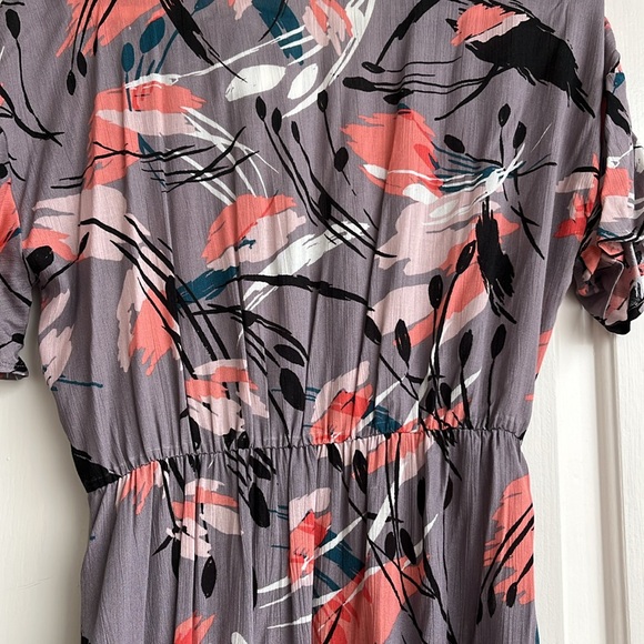 All in Favor dress in size Medium, in coral print. NWT - Picture 3 of 7